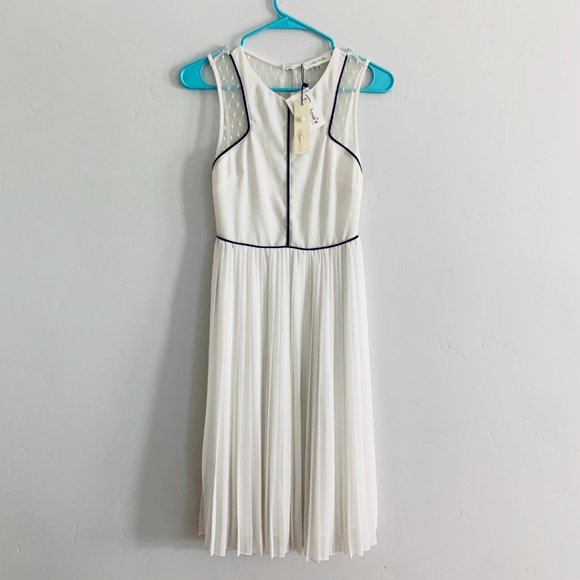 Sold Sugarlips White Pleated Lace A Line Dress - Picture 4 of 12